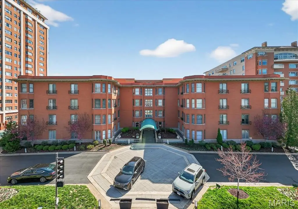 750 S Hanley Road #54, Saint Louis, MO 63105 - #1