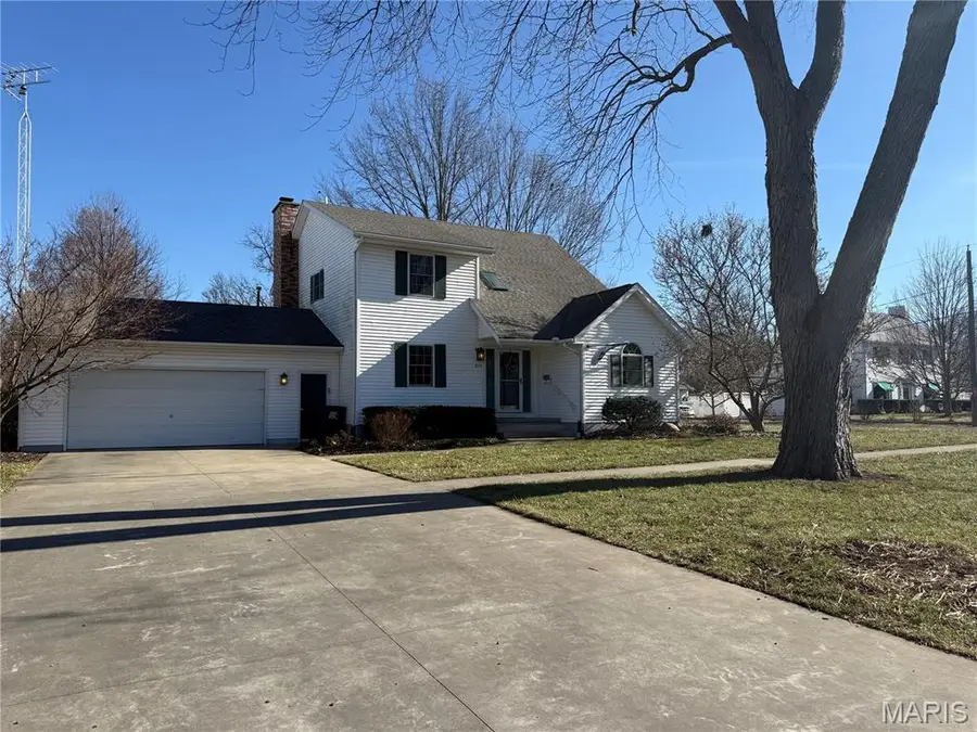 804 Montgomery Avenue, Litchfield, IL 62056 - Image #2
