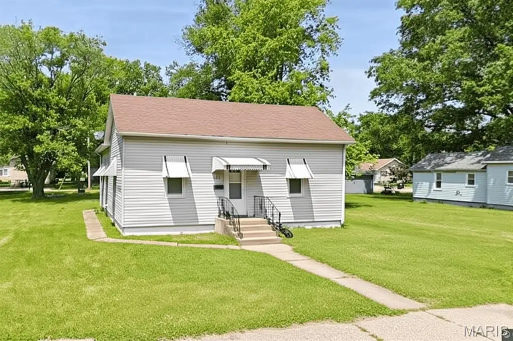 205 E 2nd North Street, Mount Olive, IL 62069 - Image #1