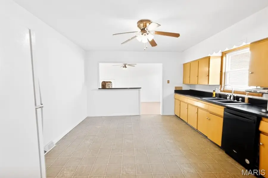 205 E 2nd North Street, Mount Olive, IL 62069 - Image #3