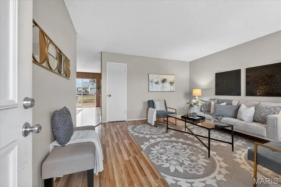 4046 Del Lago Drive, Florissant, MO 63034 - Image #3