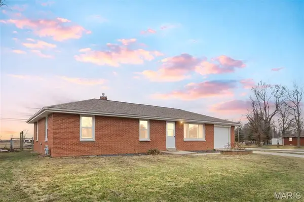 7210 Montclair Avenue, Godfrey, IL 62035