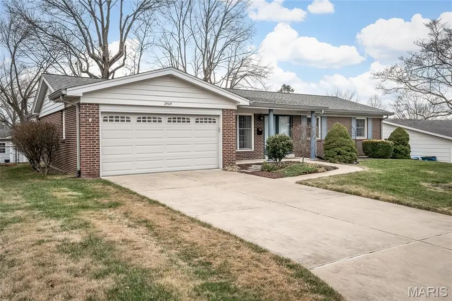 2909 Cypress Drive, Saint Charles, MO 63301 - Image #3