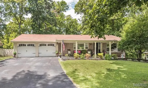 557 Happy Court, Ballwin, MO 63011