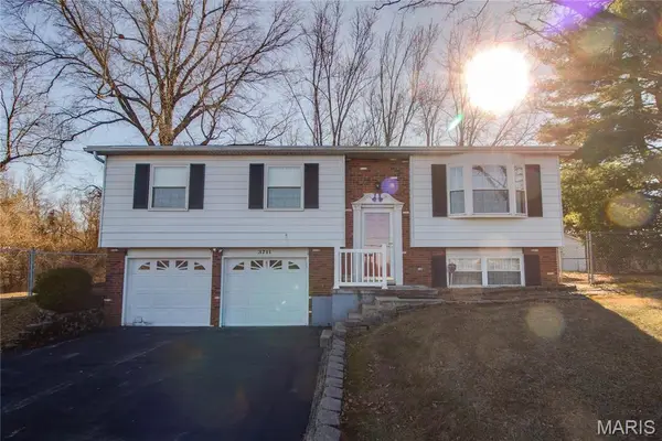 3711 Stanka Lane, Godfrey, IL 62035