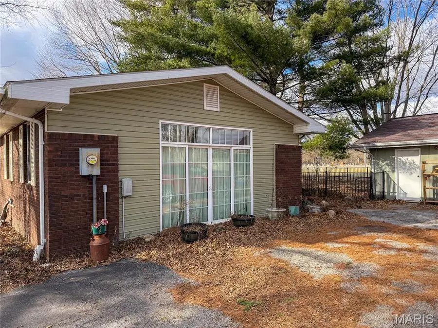 109 Maple Street, Benld, IL 62009 - Image #2