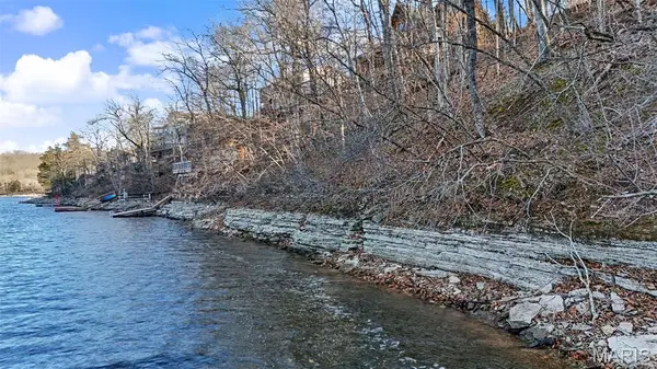 1507 S Lake Sherwood Drive, Marthasville, MO 63357