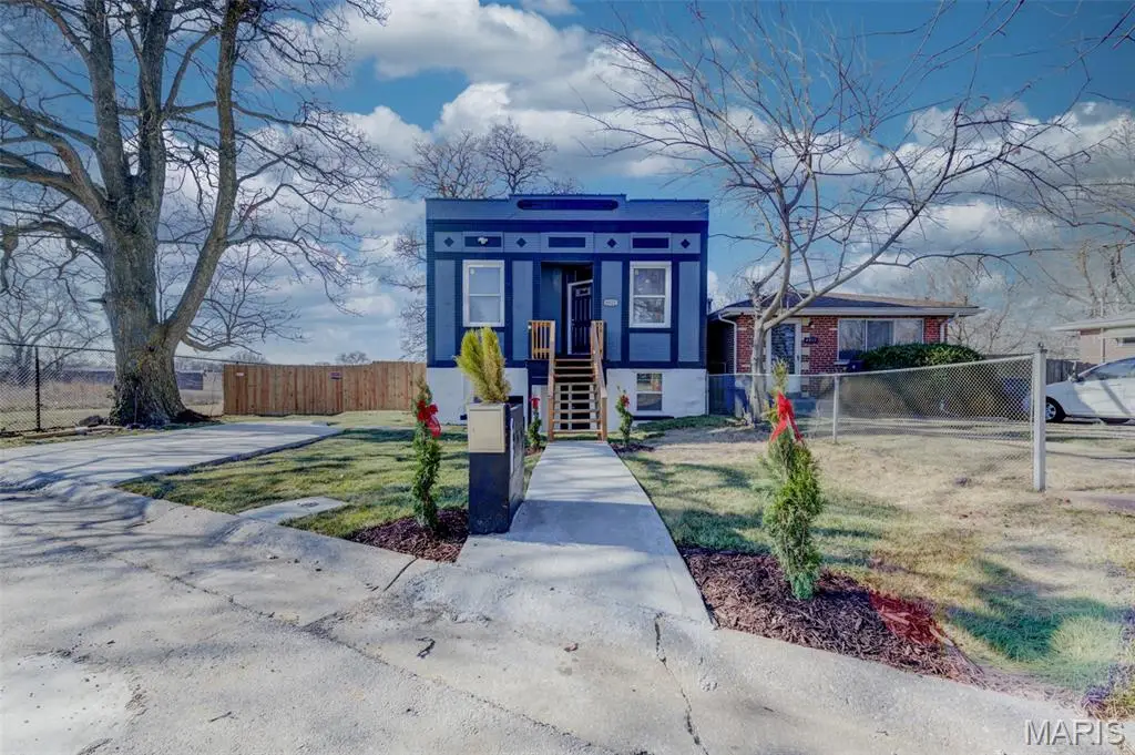 4921 S Compton Avenue, Saint Louis, MO 63111 - Image #1