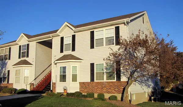 1428 Surrey Lane #D, St Peters, MO 63304