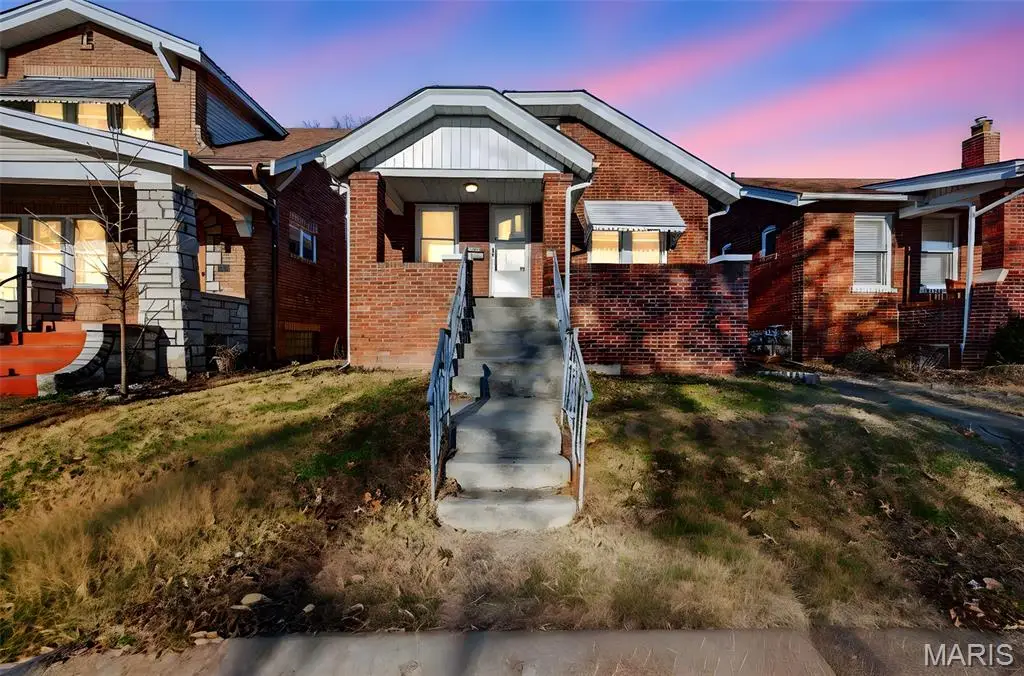 6135 Newport Avenue, Saint Louis, MO 63116 - Image #1