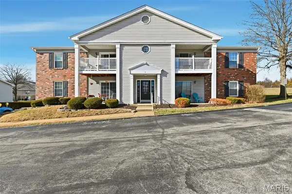 1 Berview Circle #B, St Louis, MO 63129