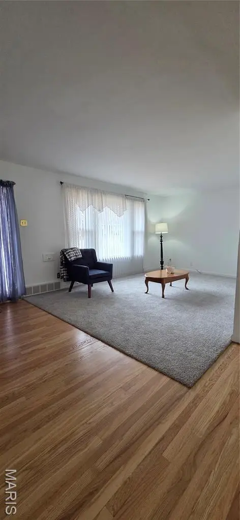 10714 Winthrop Court, Saint Louis, MO 63123 - Image #2