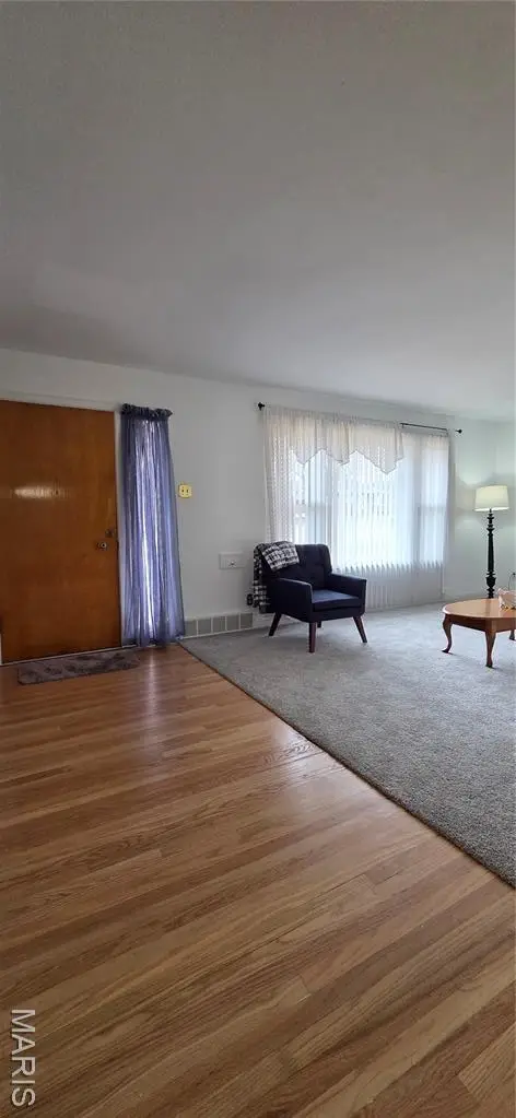 10714 Winthrop Court, Saint Louis, MO 63123 - Image #3