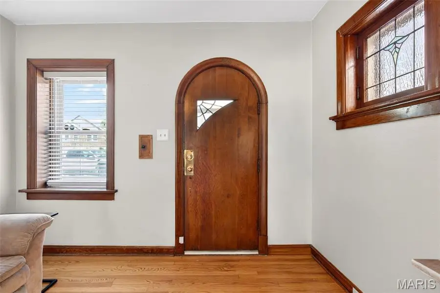 5722 Murdoch Avenue, Saint Louis, MO 63109 - Image #2