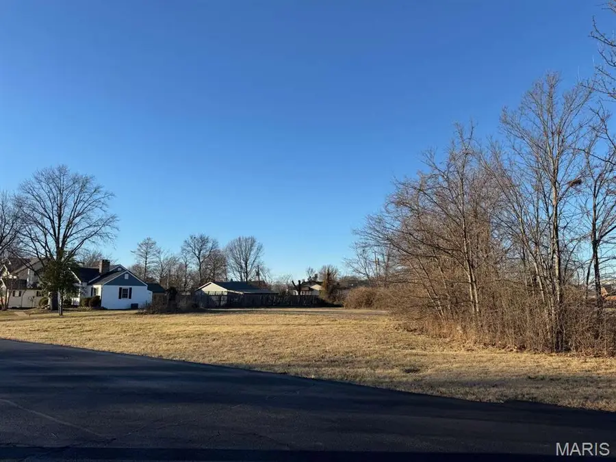 12415 Court Drive, Sunset Hills, MO 63127 - Image #3