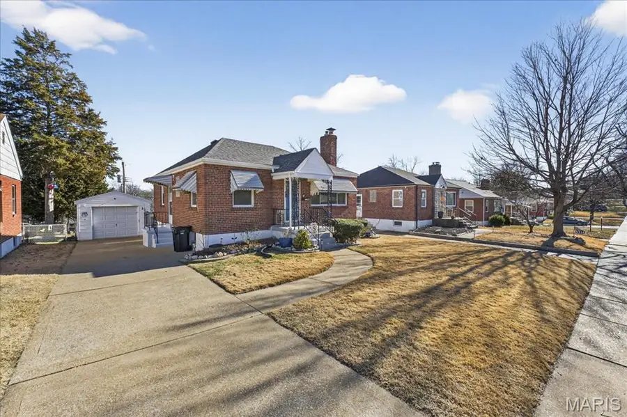 9312 Aster Avenue, Affton, MO 63123 - Image #2