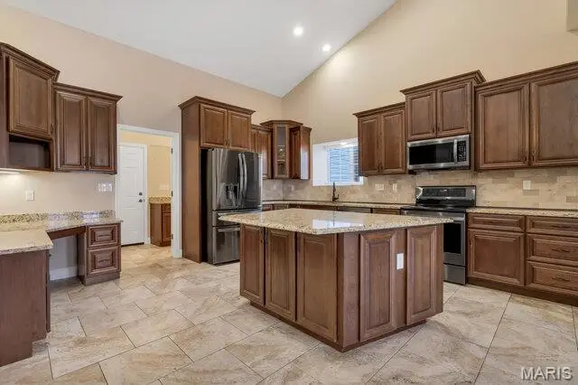 623 Castle Ridge Drive, Wentzville, MO 63385 - Image #2