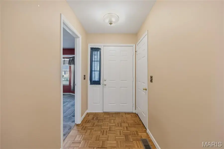 899 Du Pre Court, Saint Peters, MO 63376 - #3