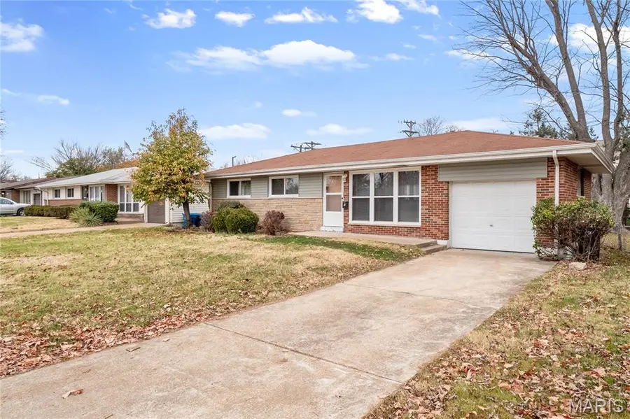 7 Flamingo Drive, Hazelwood, MO 63042 - Image #2