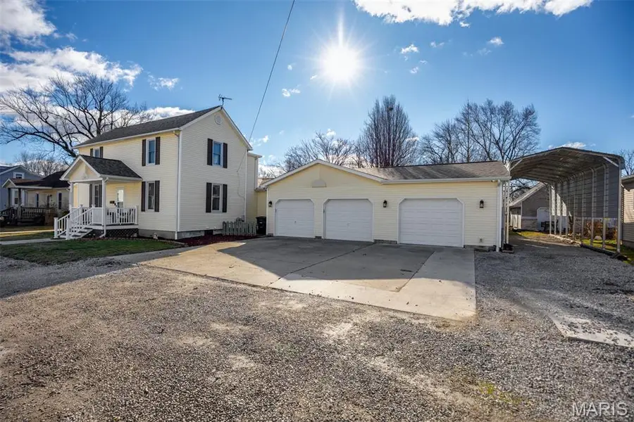 306 E Putnam Street, Mount Olive, IL 62069 - Image #2