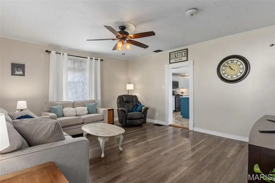 306 E Putnam Street, Mount Olive, IL 62069 - Image #3