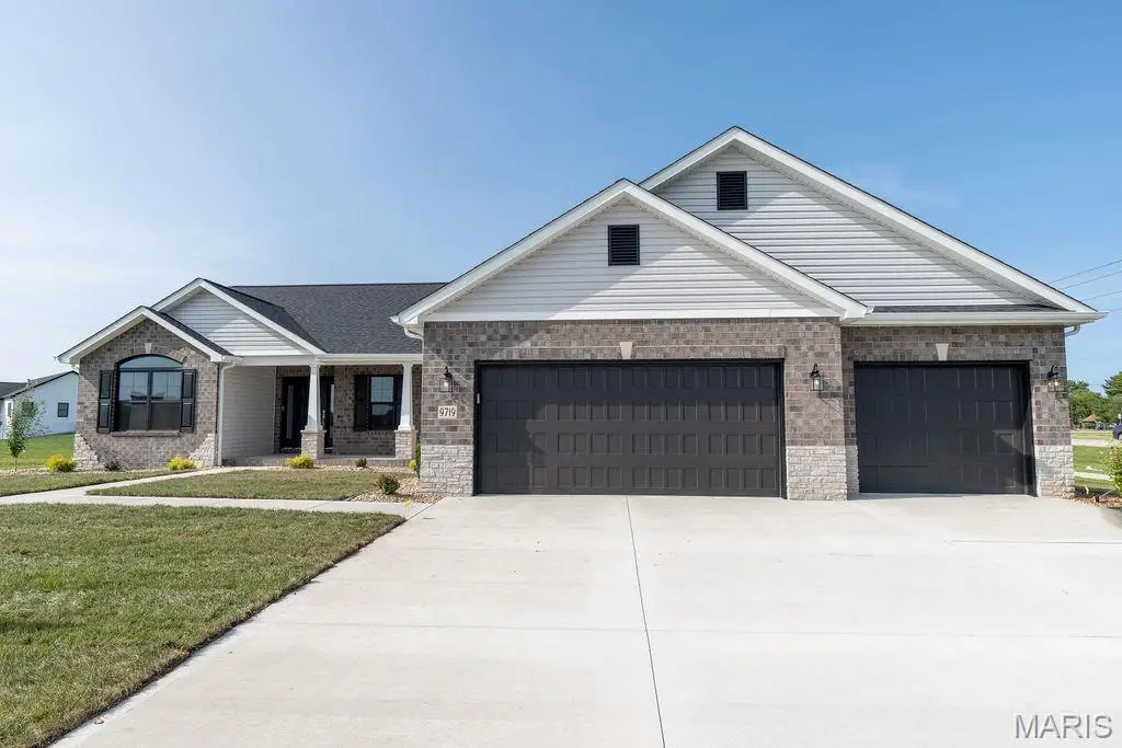 9719 Iroquois Drive, Mascoutah, IL 62258 - Image #1