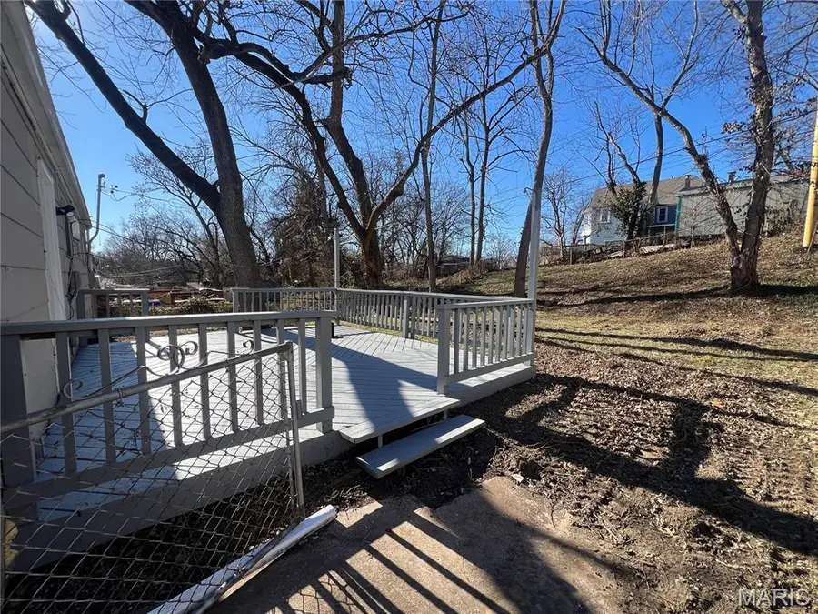 227 Meadowcrest Drive, Saint Louis, MO 63135 - Image #3