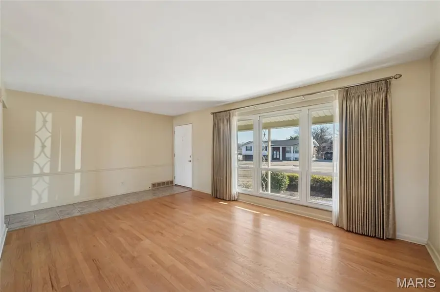 9233 Queenston Drive, Crestwood, MO 63126 - #3