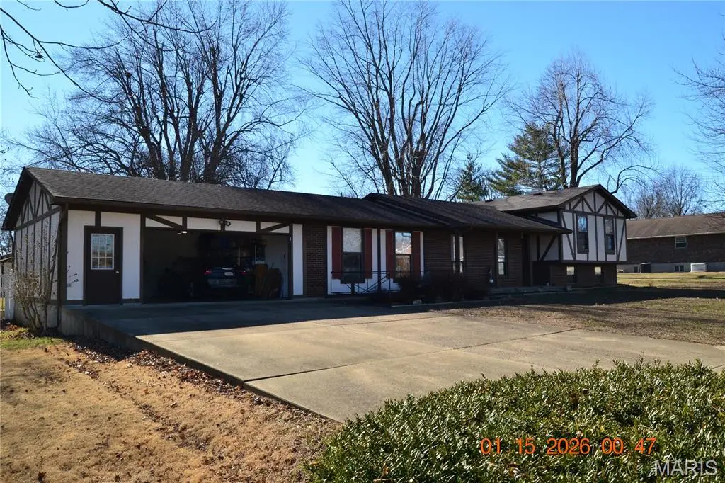 104 Hawthorne Drive, Farmington, MO 63640 - Image #1