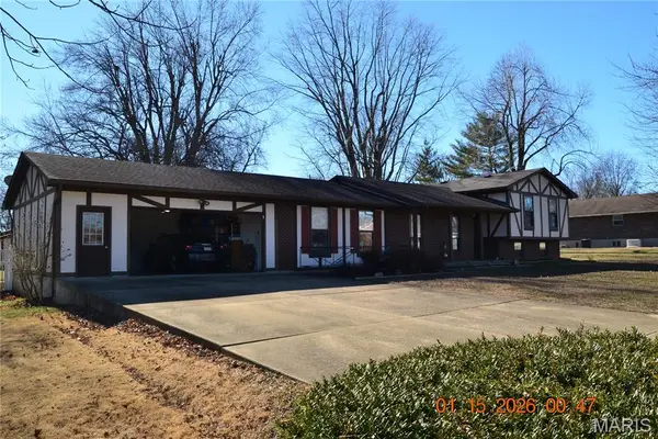 104 Hawthorne Drive, Farmington, MO 63640