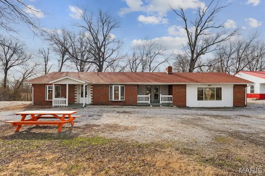 9004 E Us Highway 40, Troy, IL 62294 - #2