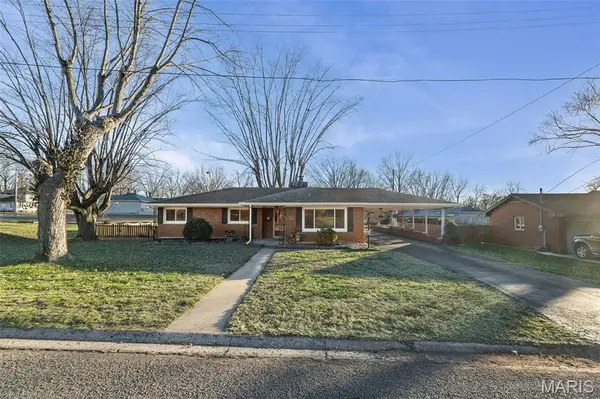 2 Fieldcrest Drive, Collinsville, IL 62234