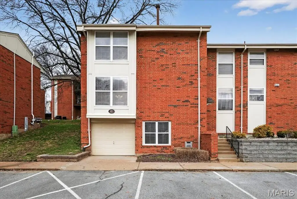 1977 Hunting Lake Court #1977, Kirkwood, MO 63122 - Image #1