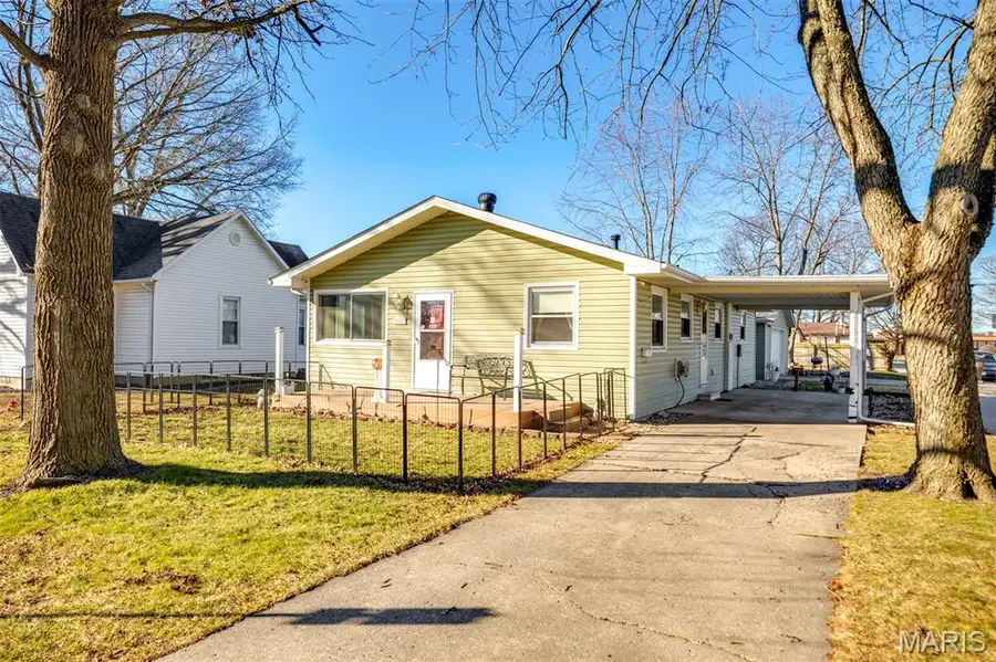 625 N Franklin Street, Staunton, IL 62088 - Image #2