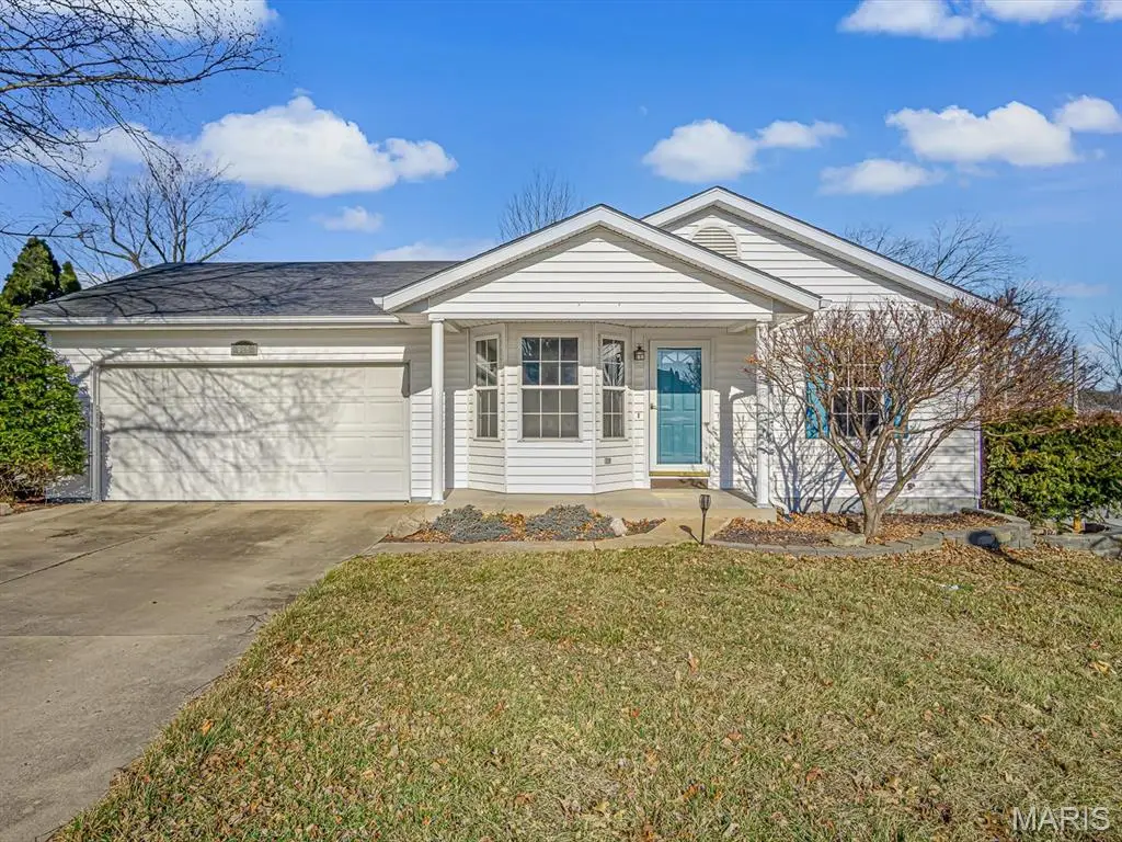 328 Sandalwood Drive, Waterloo, IL 62298 - Image #1