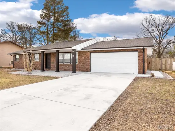 34 Belair Ct Court, Maryville, IL 62062