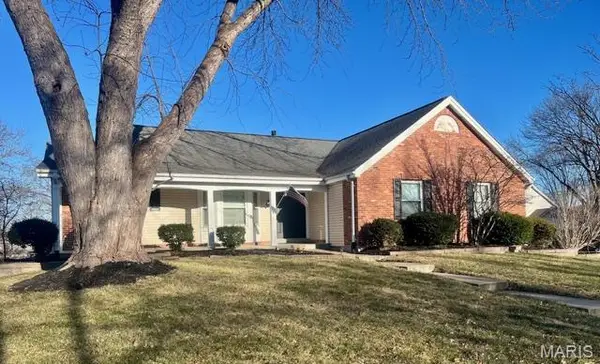 33 Carriage Way W, St Peters, MO 63376