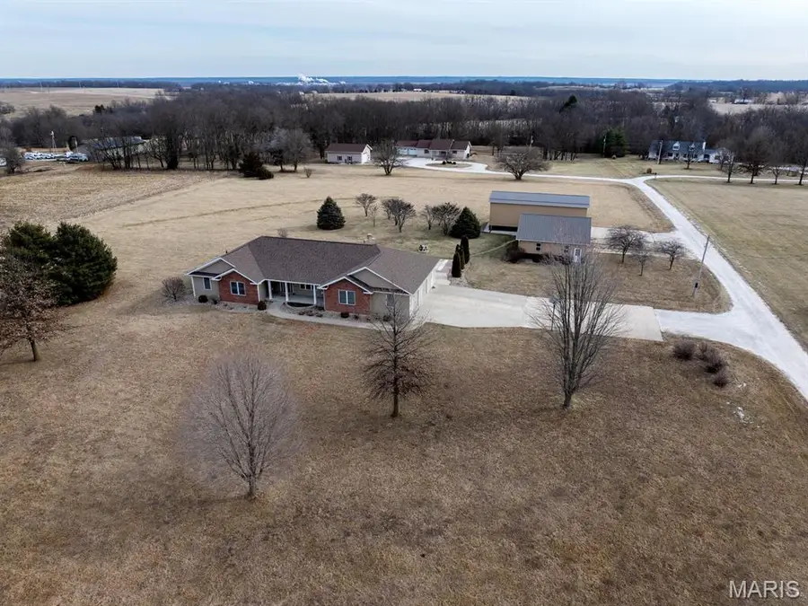 3721 Hawk Point, Palmyra, MO 63461 - Image #2