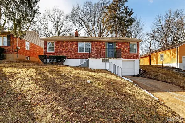 33 S Dellwood Avenue, St Louis, MO 63135