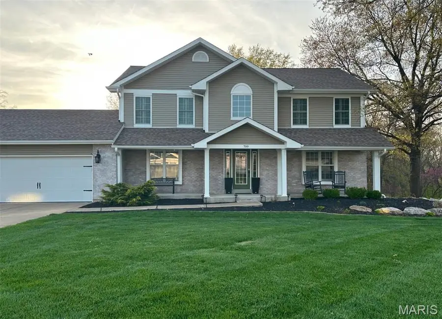 709 Scarlet Oak Drive, Lake Saint Louis, MO 63367 - Image #3