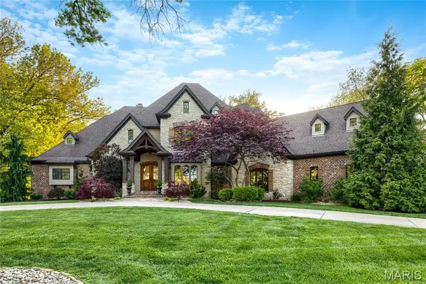 1015 Claymark Drive, Town and Country, MO 63131