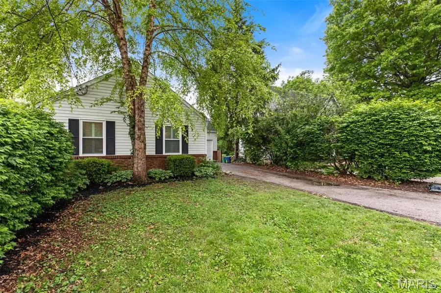 9722 Mueck Terrace, Webster Groves, MO 63119 - #2