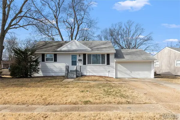 225 S Saint Charles Street, Florissant, MO 63031