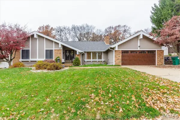 2721 Heritage Landing, St Charles, MO 63303