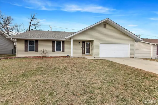 1113 Athena Way, St Peters, MO 63376