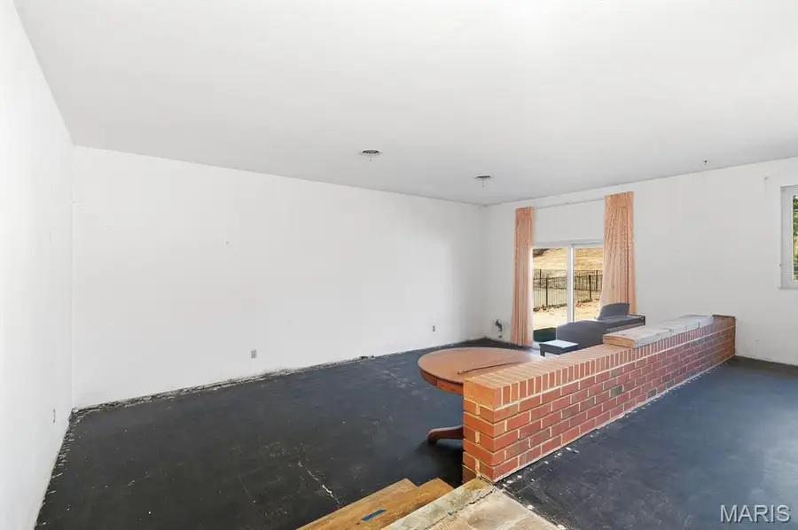 416 Brooktree Drive, Ballwin, MO 63011 - Image #2