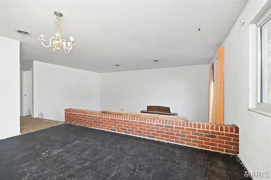 416 Brooktree Drive, Ballwin, MO 63011 - Image #3