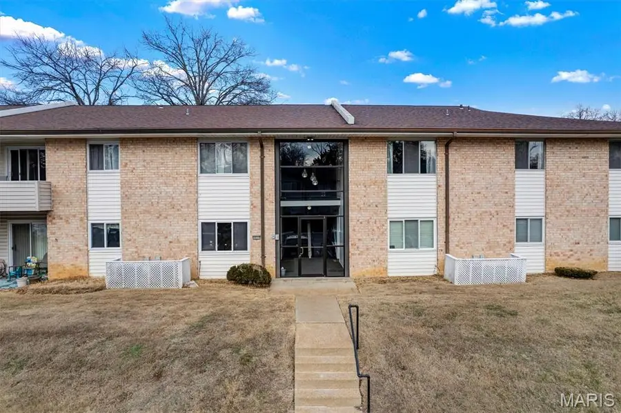 10117 Sakura Drive #F, Saint Louis, MO 63128 - Image #2