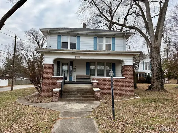 335 E North, Duquoin, IL 62832