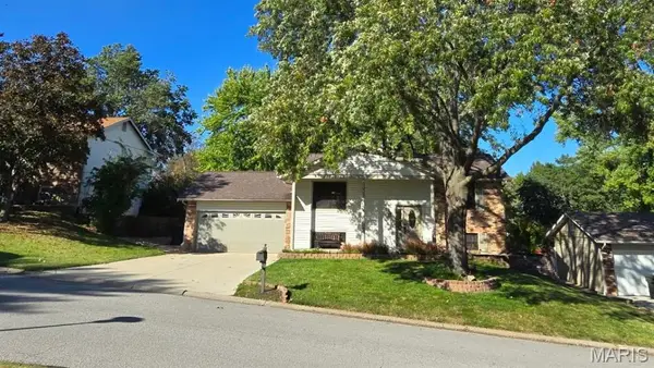 12 Voyager Drive, St Peters, MO 63376